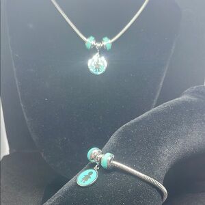 Elegant Silver and Turquoise Jewelry Set steels
